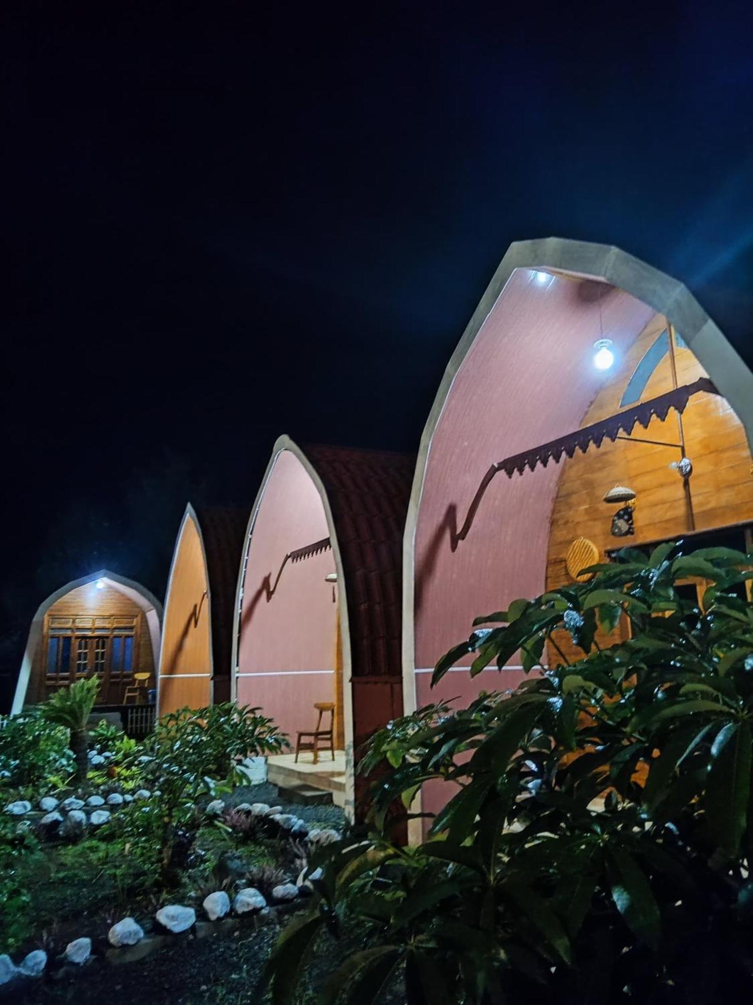 Indah Damai Cottages Sidomukti エクステリア 写真