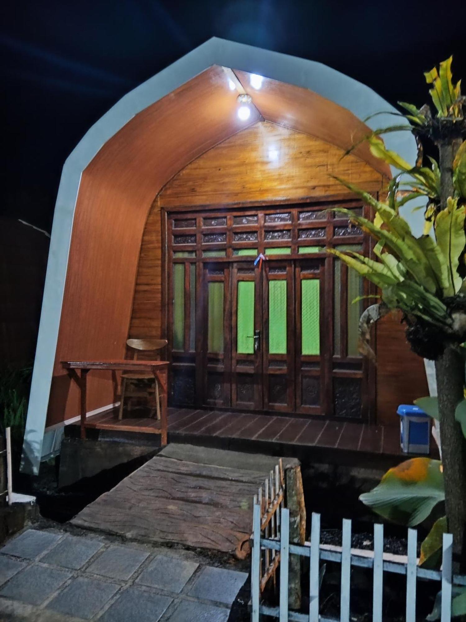Indah Damai Cottages Sidomukti エクステリア 写真